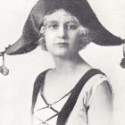 Doris Lemon as Nedda