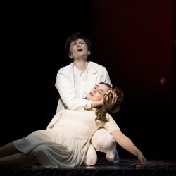 Caitlin Hulcup as Orfeo and Lucy Hall as Euridice 